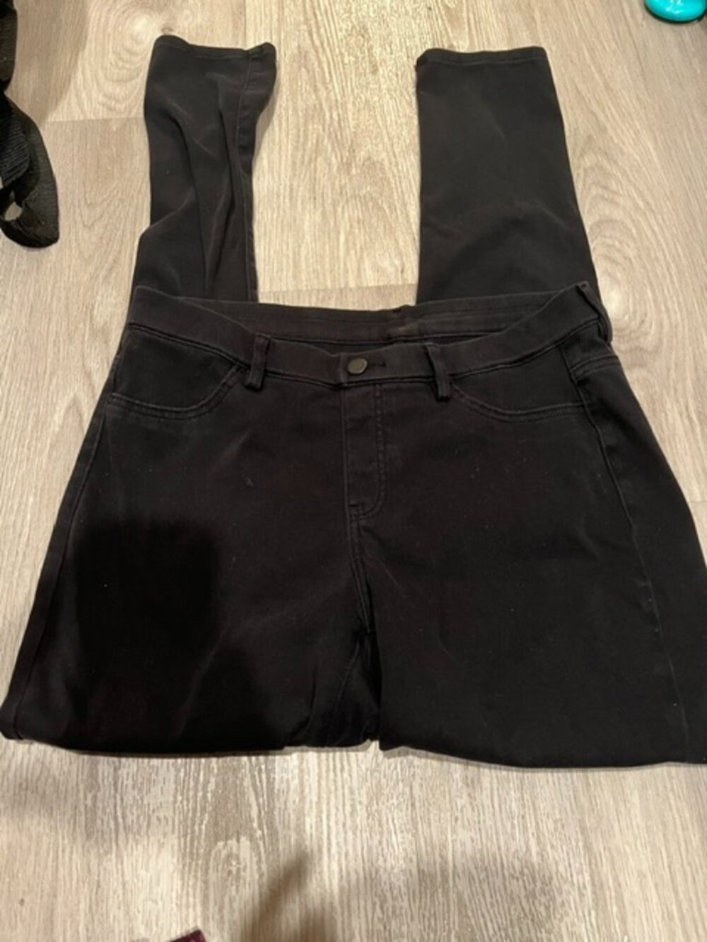 Ladies Medium Black Pull Up Jeans